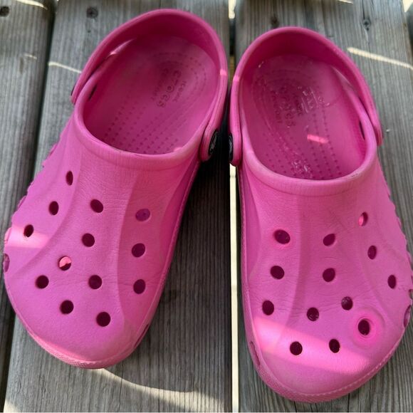 Crocs - Kids Pink Clogs size 1 - Picture 2 of 4